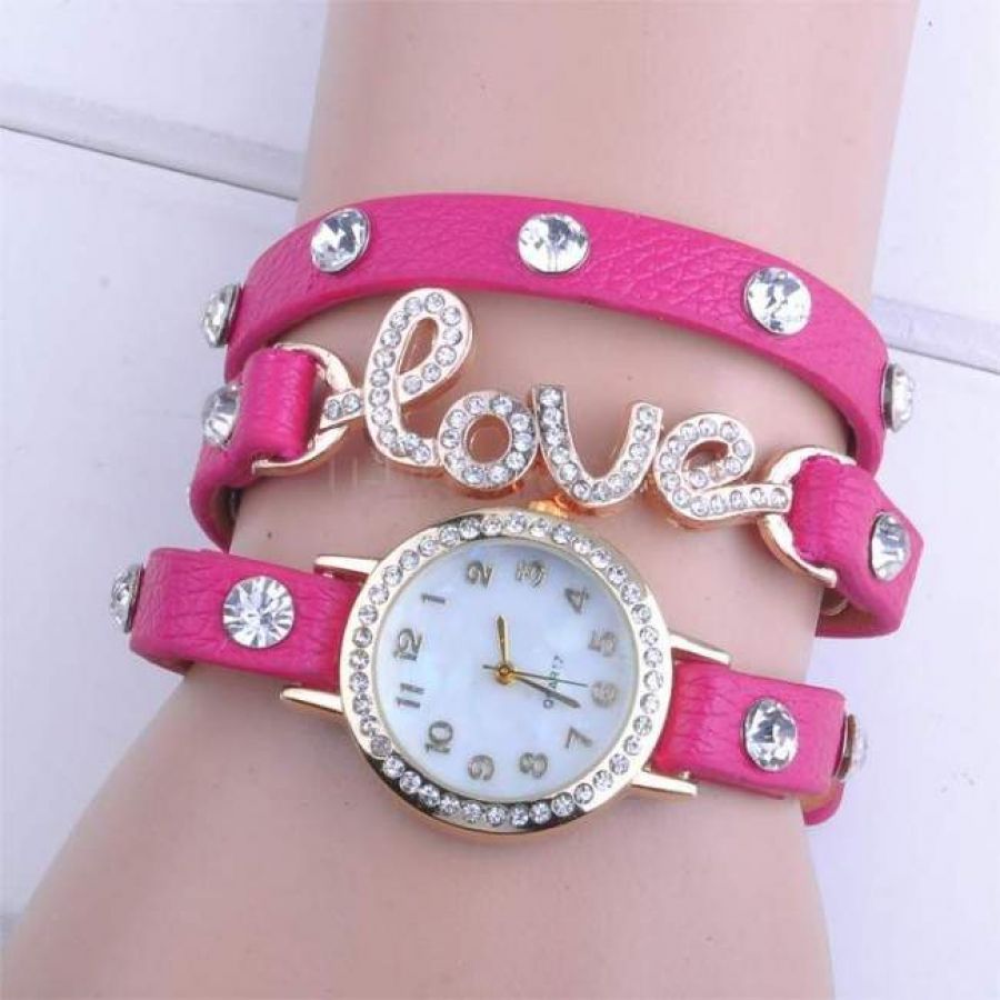 Ladies Love Watch in Pakistan